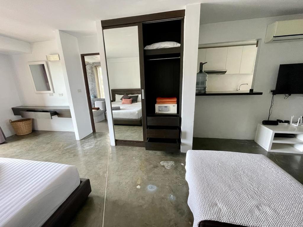 Extra Large, Modern With Sea View หาดบางรัก